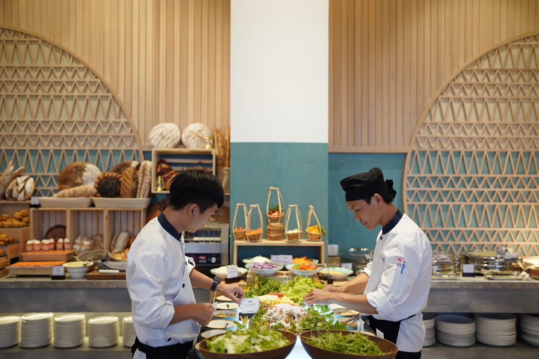 2 Chefs at Set up nook Ganh Buffet